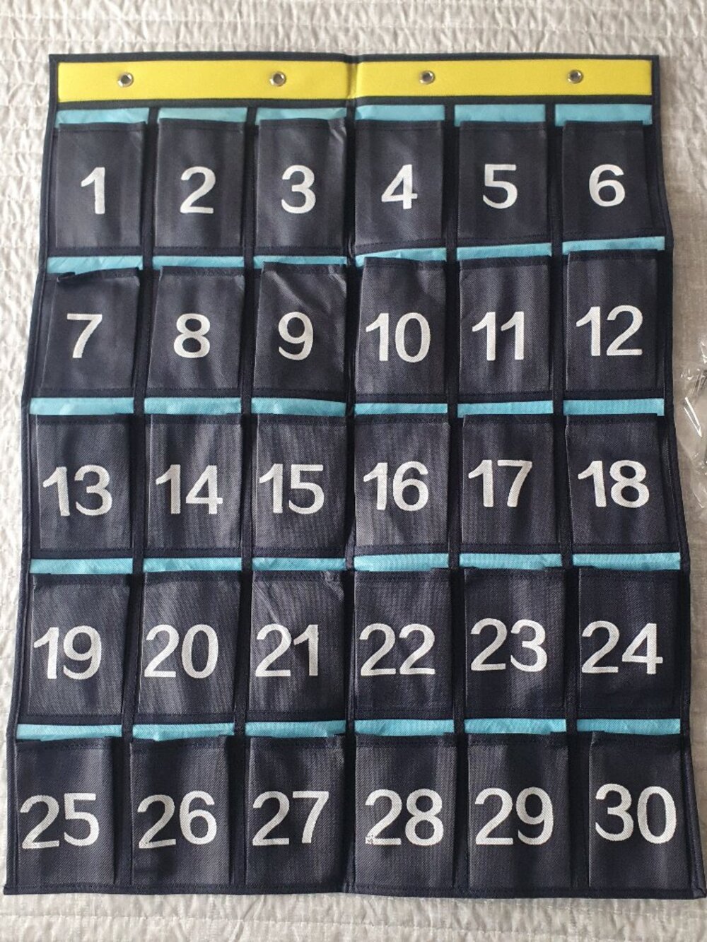 New 30-Pocket Numbered Hanging Classroom Organizer / Cell Phone Holder